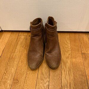 Baretraps Nanette Block Heel Ankle Booties